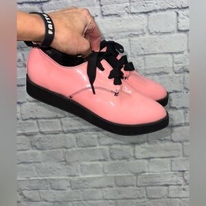 H&M Divided women's pink patent faux leather lace-up Oxford shoes
 💗 Y2K